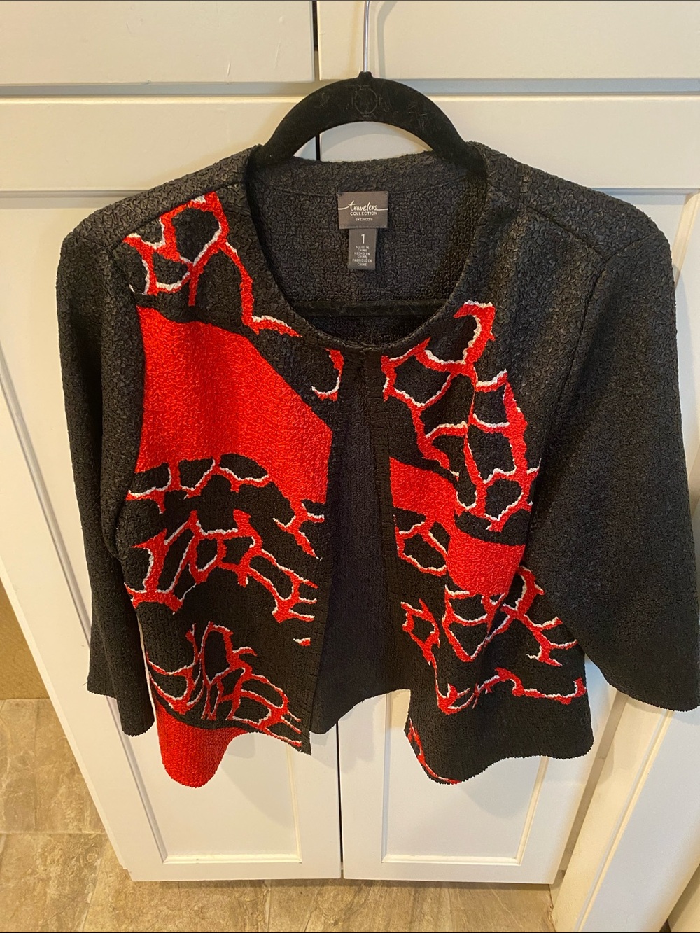 Chicos Travelers Black & Red Abstract Open-Front 3/4 Jacket